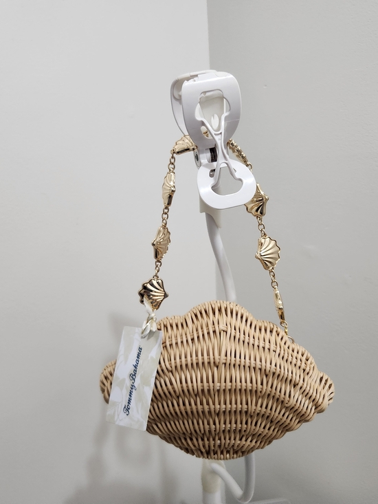 Tommy Bahama Handbags - Tommy Bahama Beige Woven Shell Shoulder Bag with Gold Chain